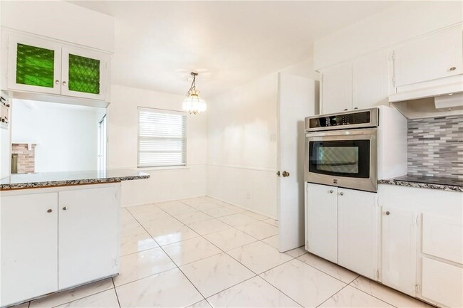Building Photo - 1840 Baxley Dr