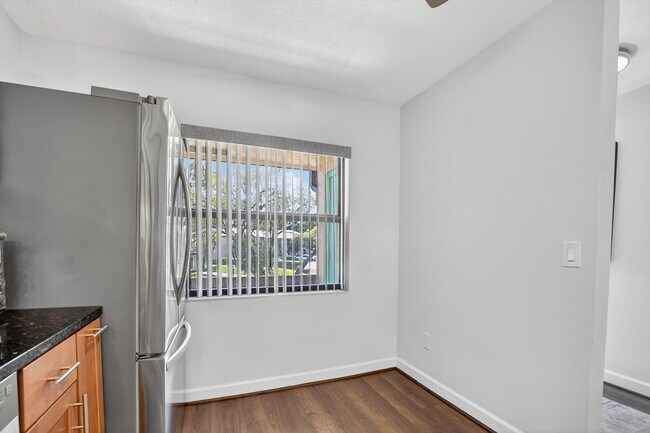 Building Photo - 21911 Cypress Dr