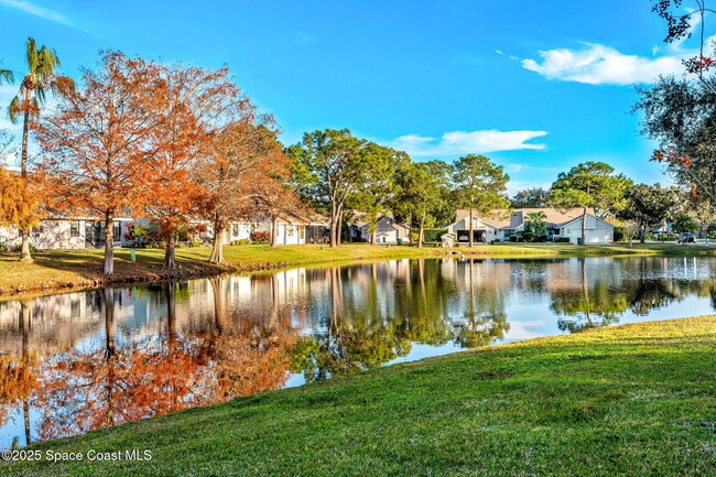 Building Photo - 906 Ridge Lake Dr