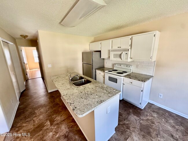 Building Photo - 1127 Brownlea Dr