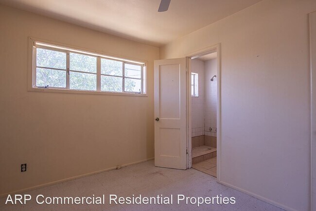 Building Photo - 3800 Taylor Ave