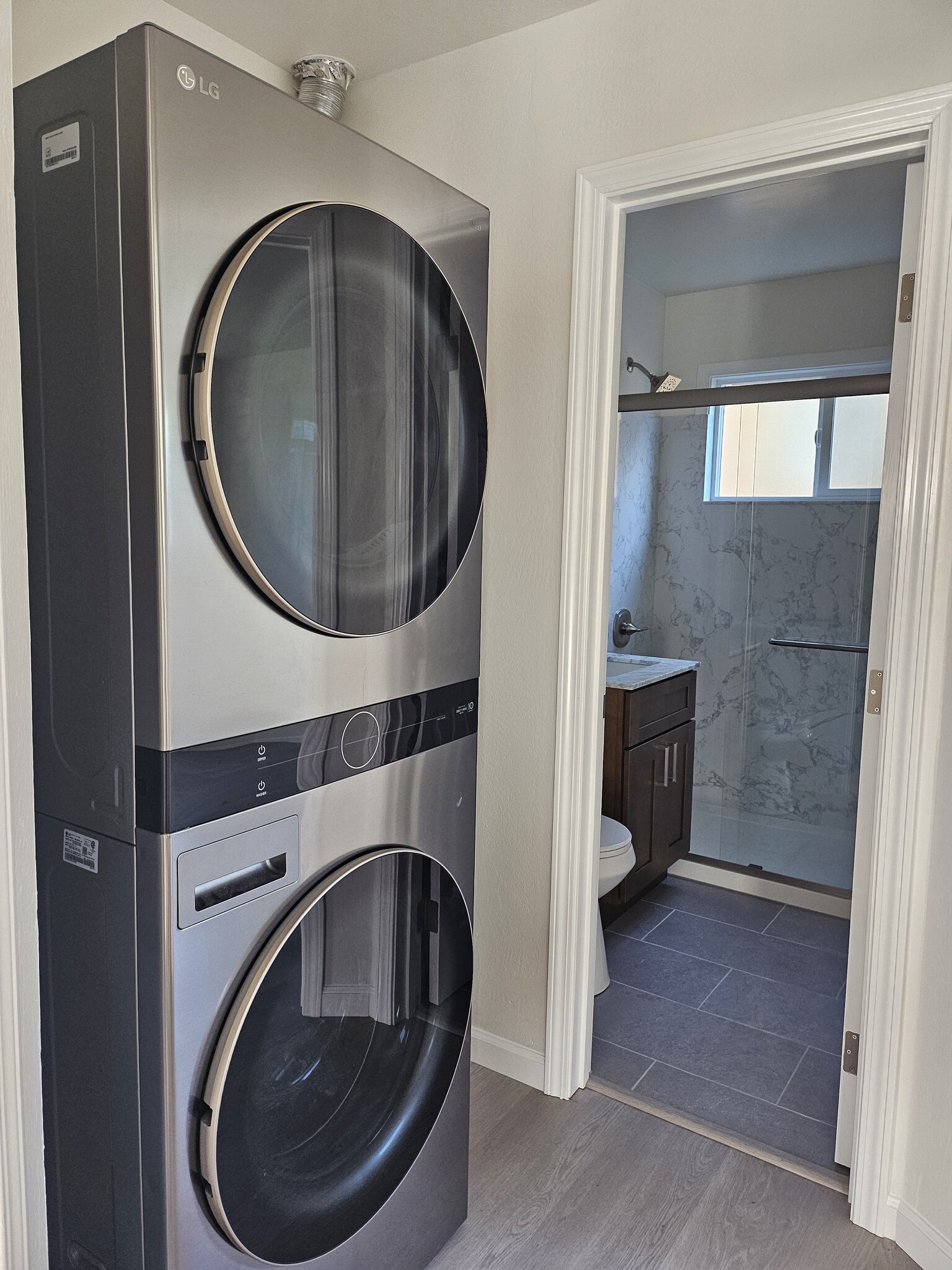 Building Photo - 2846 McGee Ave