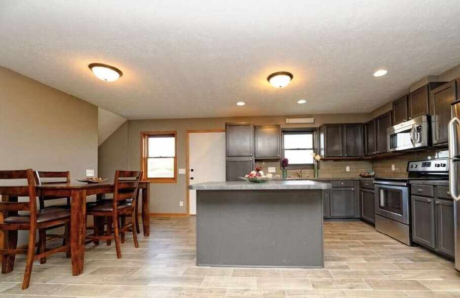 Kitchen - 5268 N 111th Cir
