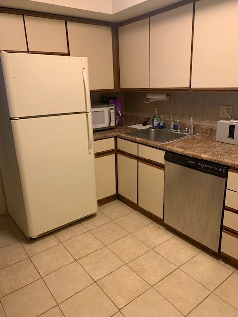 Building Photo - 62 Cavendish Dr