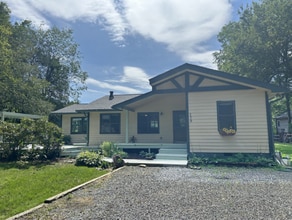 Building Photo - Fully Renovated 3BR/2BA Home with Creek Vi...