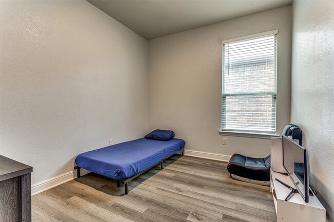 Building Photo - 1225 Bosque Ln