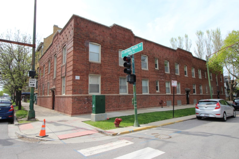 Building Photo - 3800 W Irving Park Rd