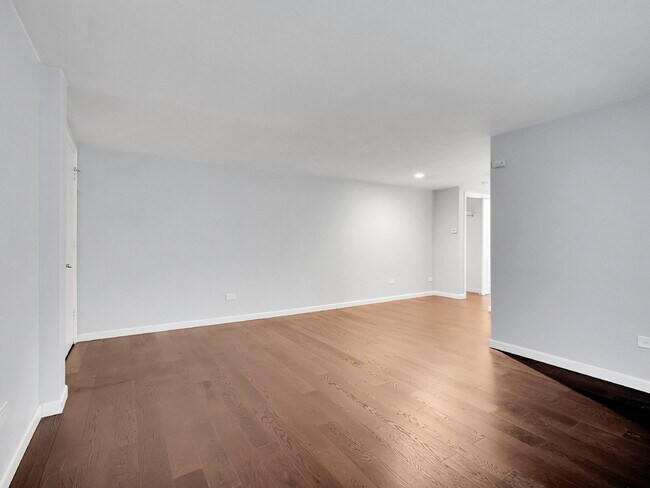 Building Photo - $1,625 - 1 Bed 1 Bath Condo Available Near...