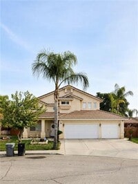 Building Photo - Spacious Home
