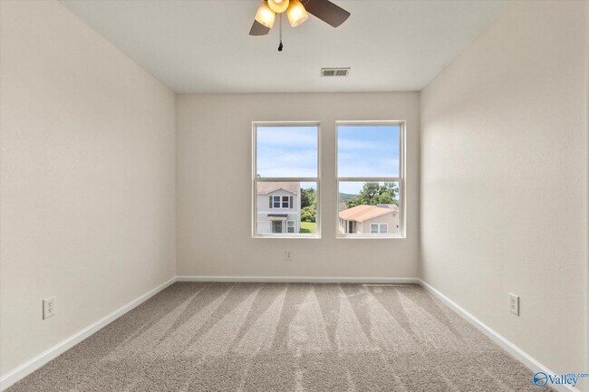 Building Photo - 223 Dormont Dr NE