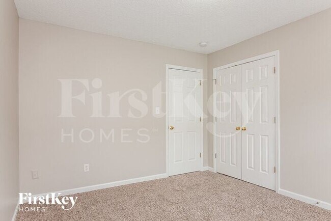 Building Photo - 998 Piney Church Rd