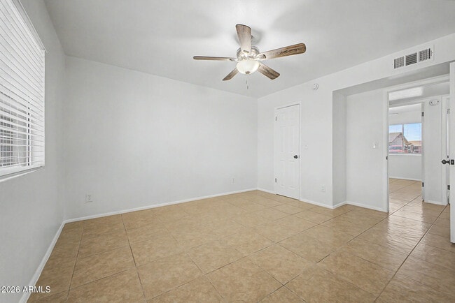 Building Photo - 9010 W Griswold Rd