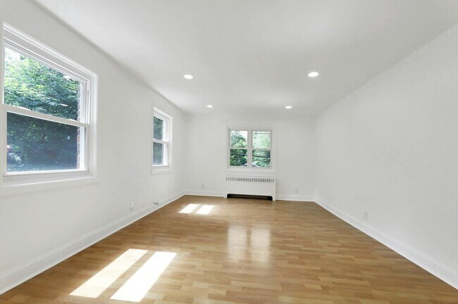 Building Photo - 179A Christie Heights St