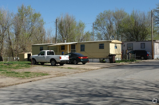 Building Photo - Martinview Mobile Home Park