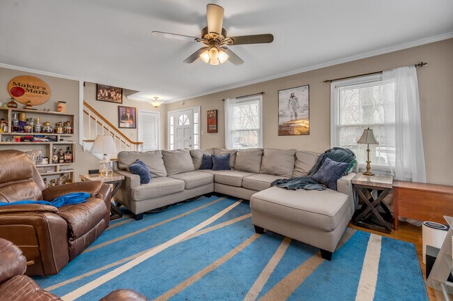 Building Photo - 653 Mt Vernon Dr