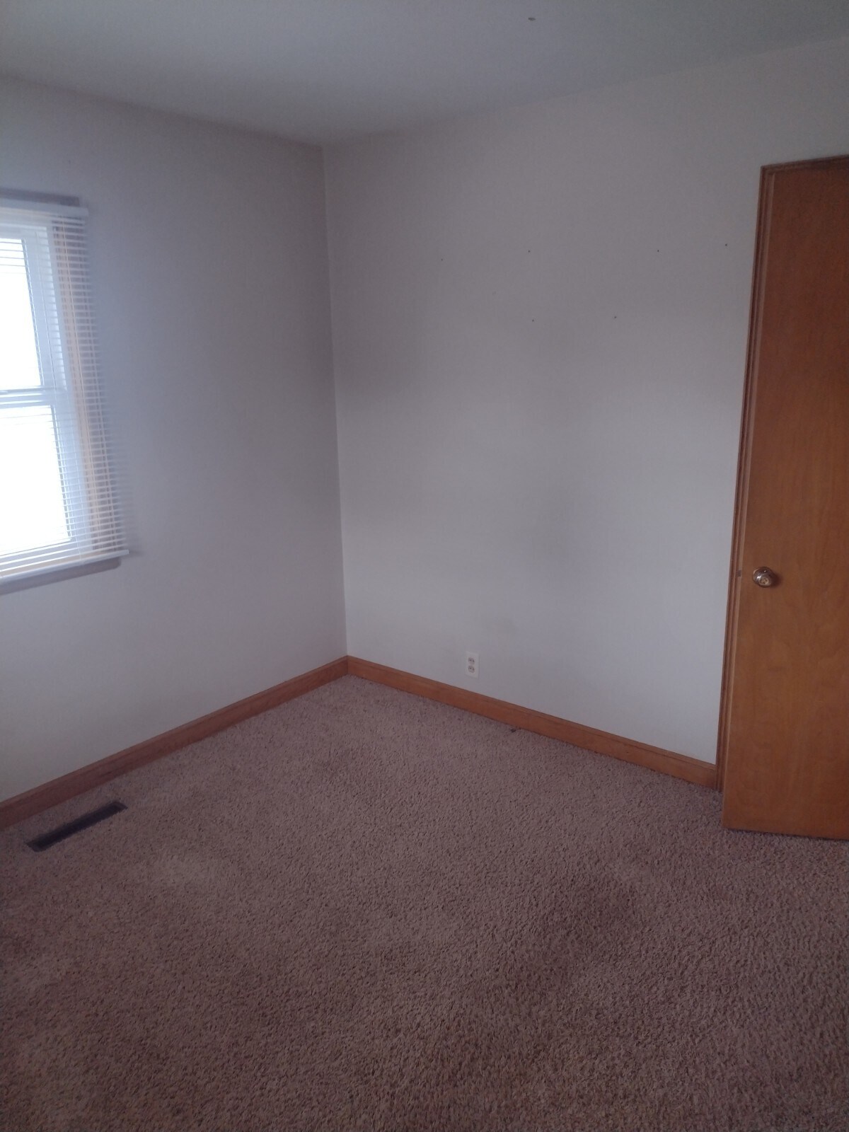 Building Photo - 403 Grove St