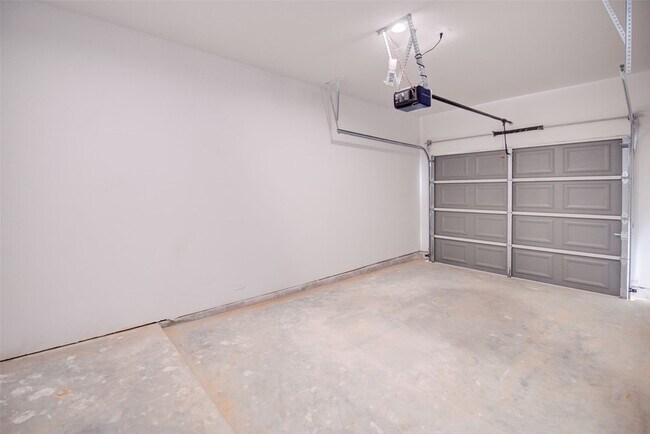 Building Photo - 4945 Ambient Dr