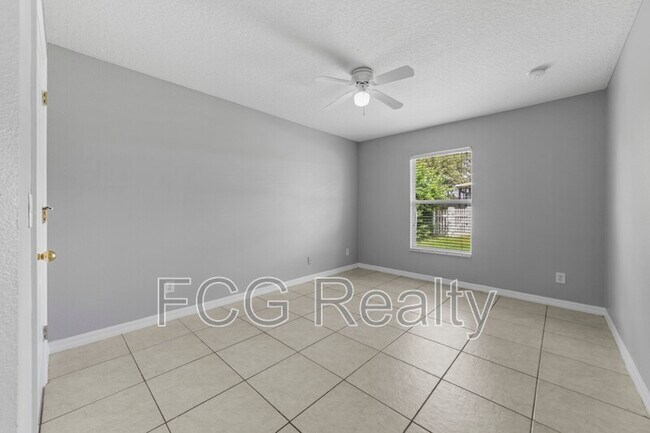 Building Photo - 3028 Sandstone Cir