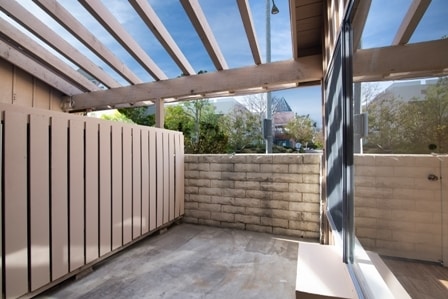 Building Photo - 4898 Liverpool St