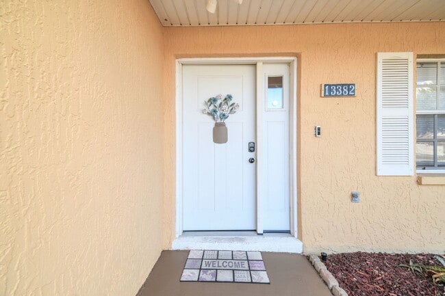Building Photo - ***PRIVATE HEATED POOL*** Beautiful, Fully-Furnished 3-Bedroom Home Available April 1, 2026!   **...