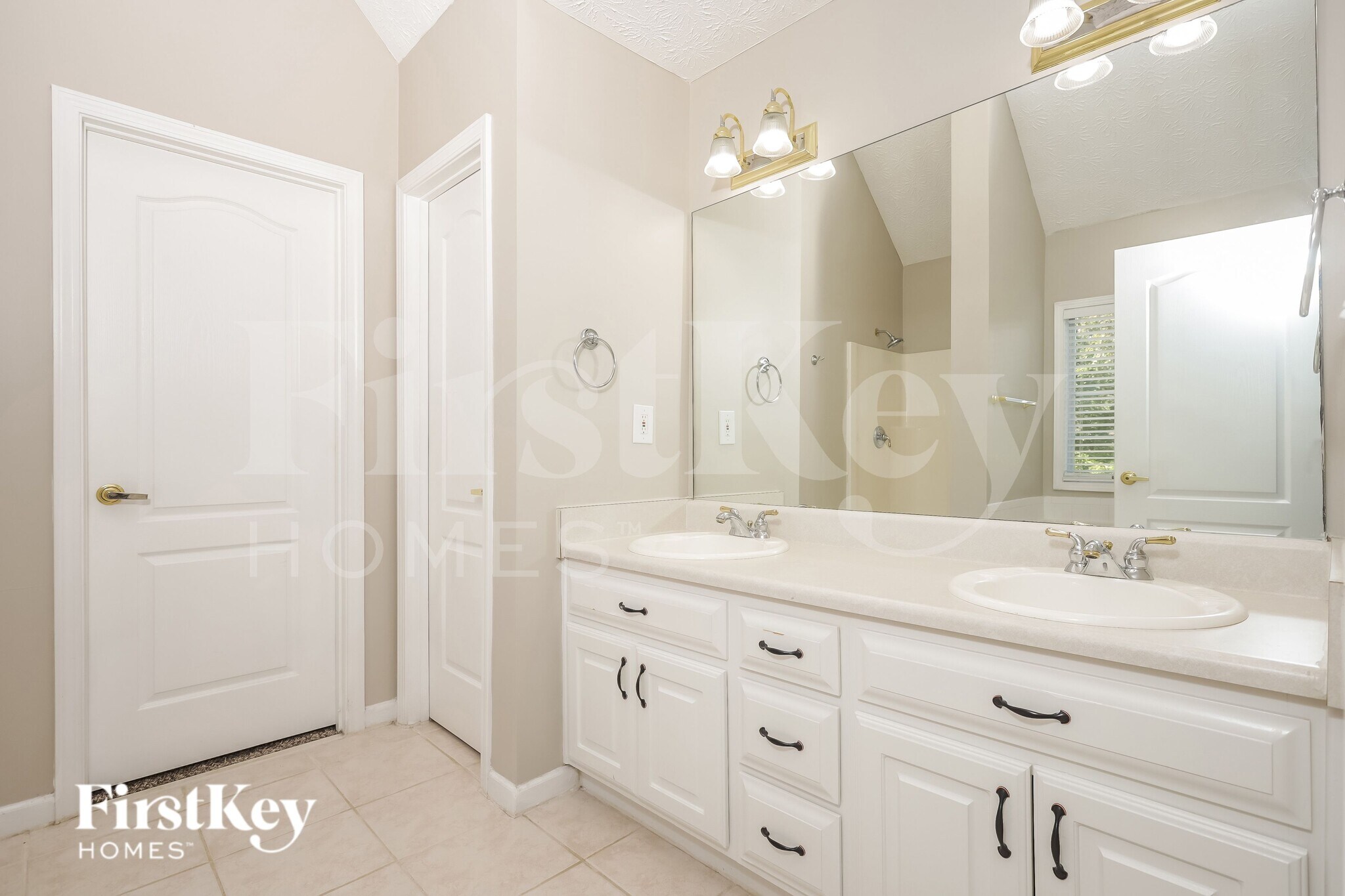 Building Photo - 112 Wyckliffe Dr