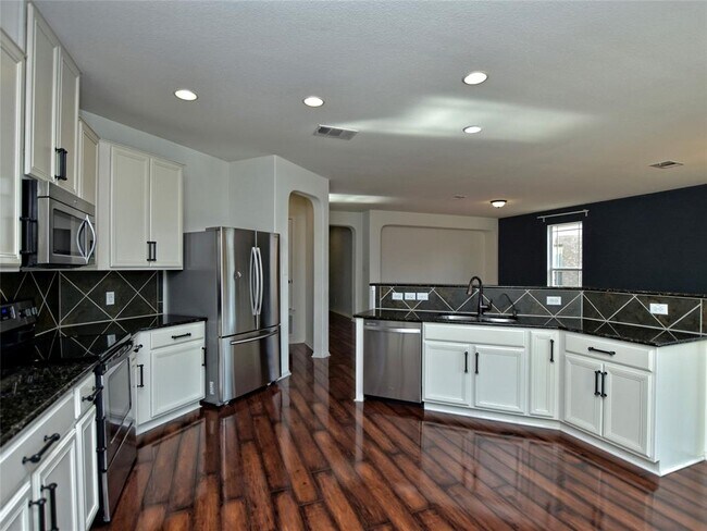 Building Photo - 2717 Claremont Ct