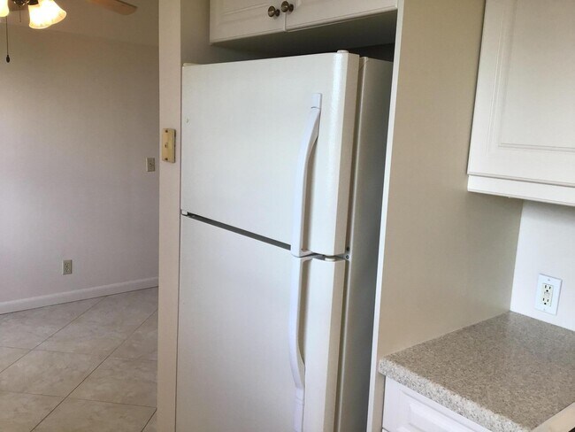 Building Photo - 336 Brighton H