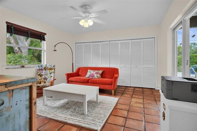 Building Photo - 15280 SW 72nd Ave