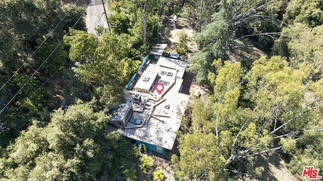 Building Photo - 1738 Topanga Skyline Dr