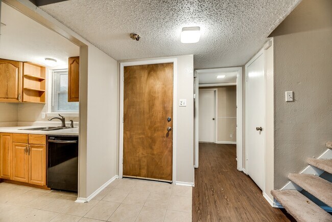 Building Photo - Great home on a corner lot!  Garland ISD