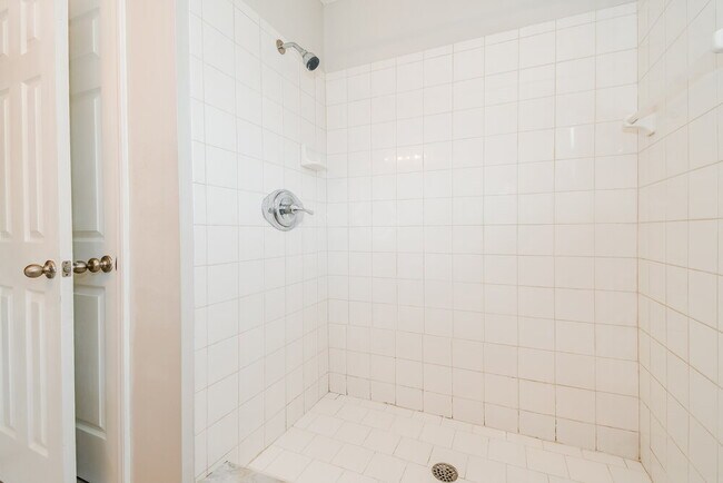 Building Photo - 3176 Chads Ct