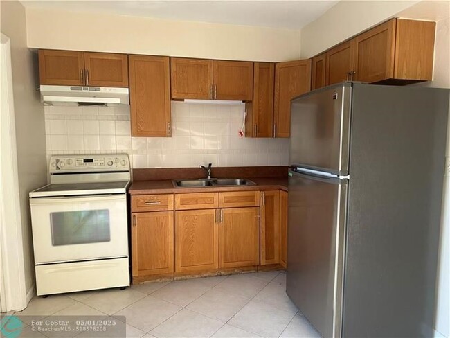 Building Photo - 6109 SW 30th St