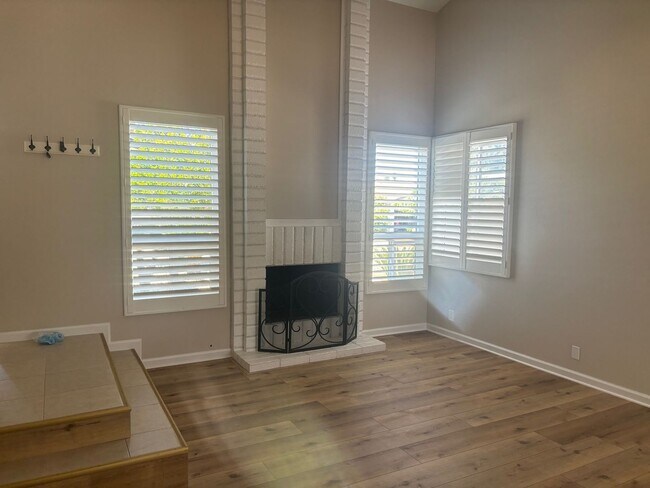 Building Photo - Lovely San Marcos Home