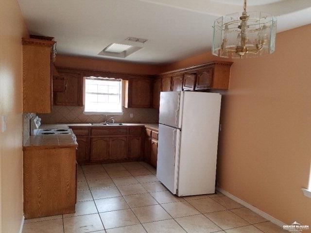 Building Photo - 13 Kingsborough Ave