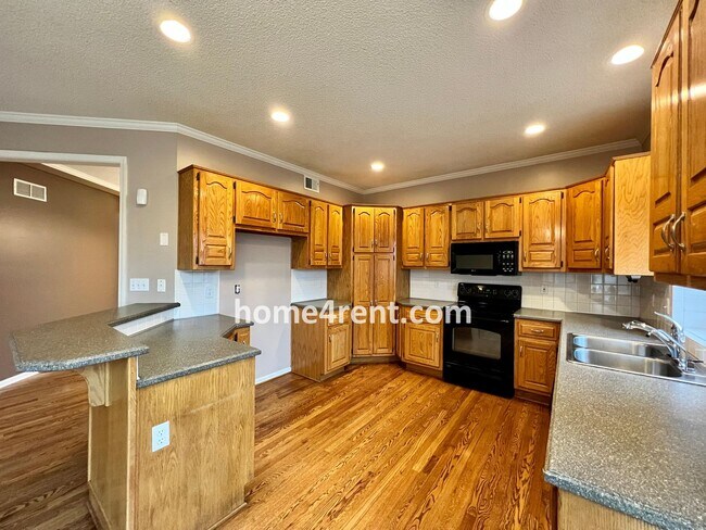 Building Photo - Beautiful Four Bedroom Home in Blue Valley...