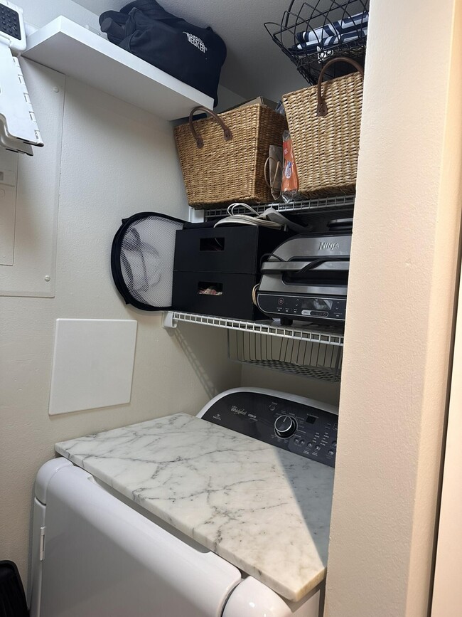 Building Photo - 180 Yacht Club Way