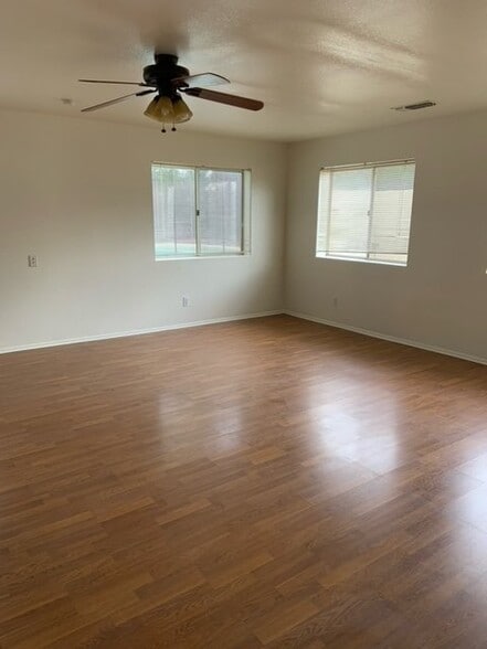 Building Photo - 1338 E Encinas Ave