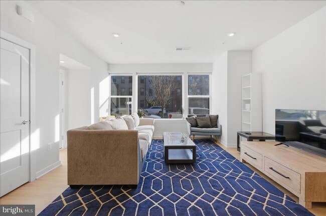 Building Photo - 13538 Sayward Blvd