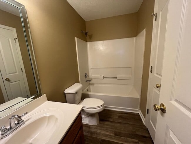Building Photo - Renovated 3 Bedroom 2 Bath Home for Rent!!