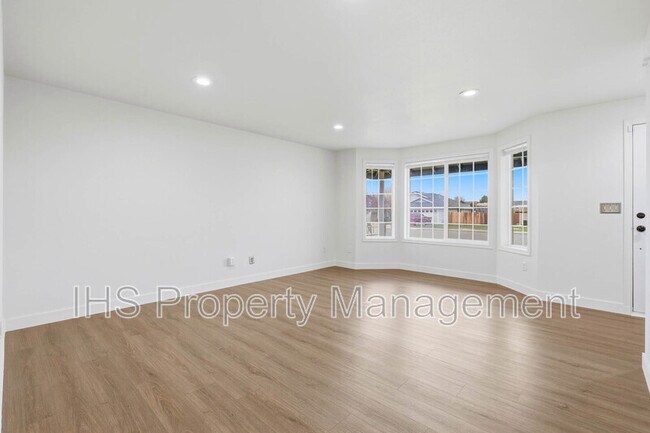 Building Photo - 8503 Desoto Dr