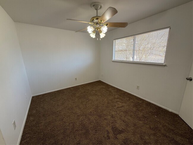 Building Photo - 8050 Sands Point Dr