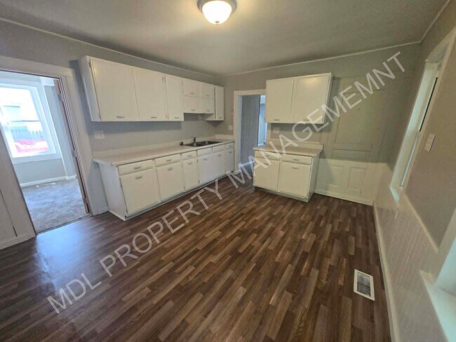 Building Photo - 3-Bedroom House in Saginaw