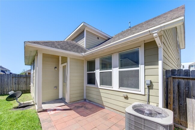 Building Photo - 6518 Wilshire Ridge