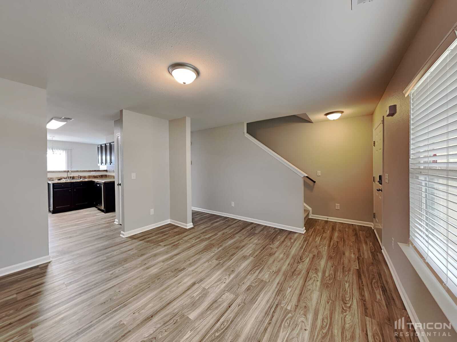 Building Photo - 905 Farnsworth Dr