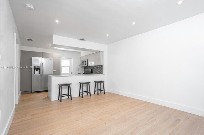 Building Photo - 3340 NE 13th Ave