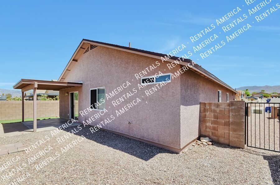 Building Photo - 2528 S Krissy Ave