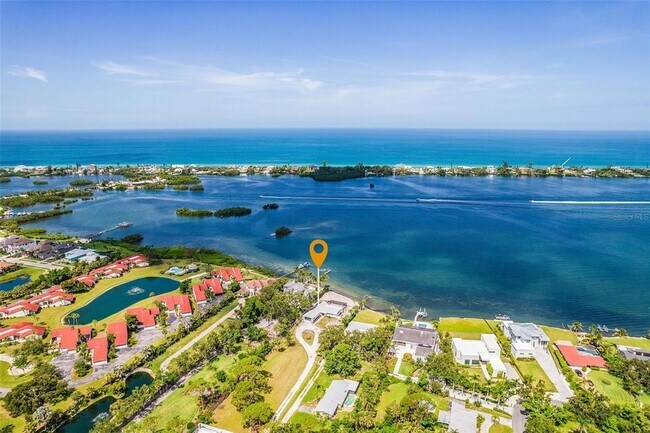 Building Photo - 716 Sarabay Rd