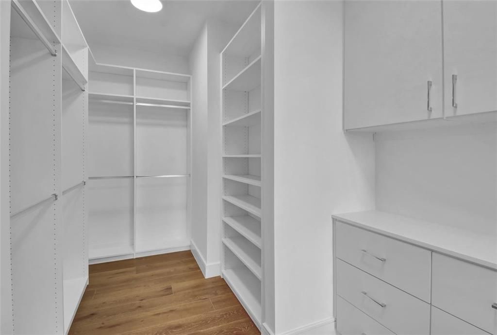 Building Photo - 2425 Peachtree Rd NE