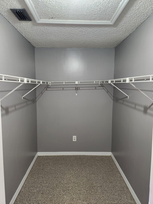 Building Photo - 1303 Peppertree Trl