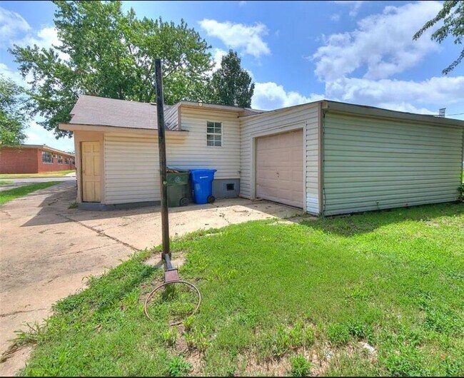 Building Photo - Charming & Refreshed 4 Bed / 1 Bath Home in Midwest City – $1,450/mo